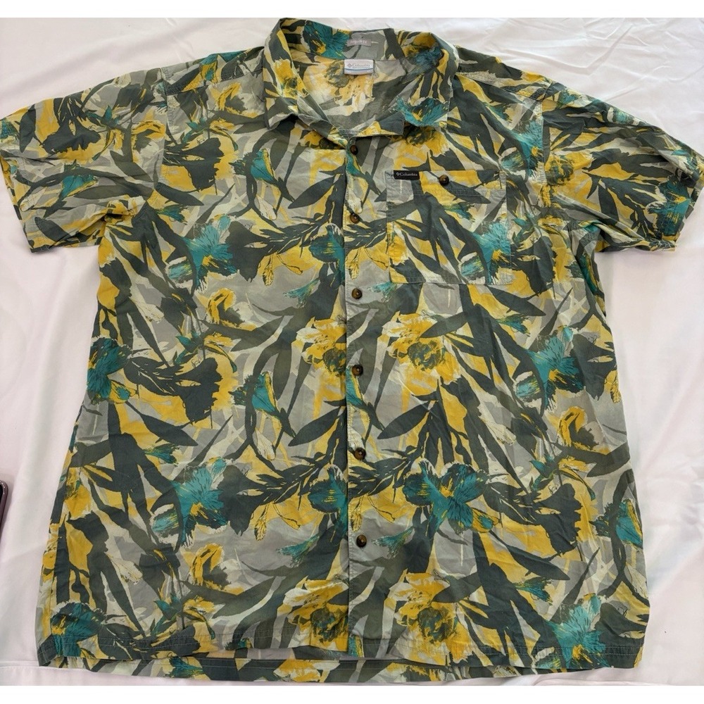 Columbia Men's XL Regular Fit Short Sleeve  Camp Button-Up  Floral Shirt Gray